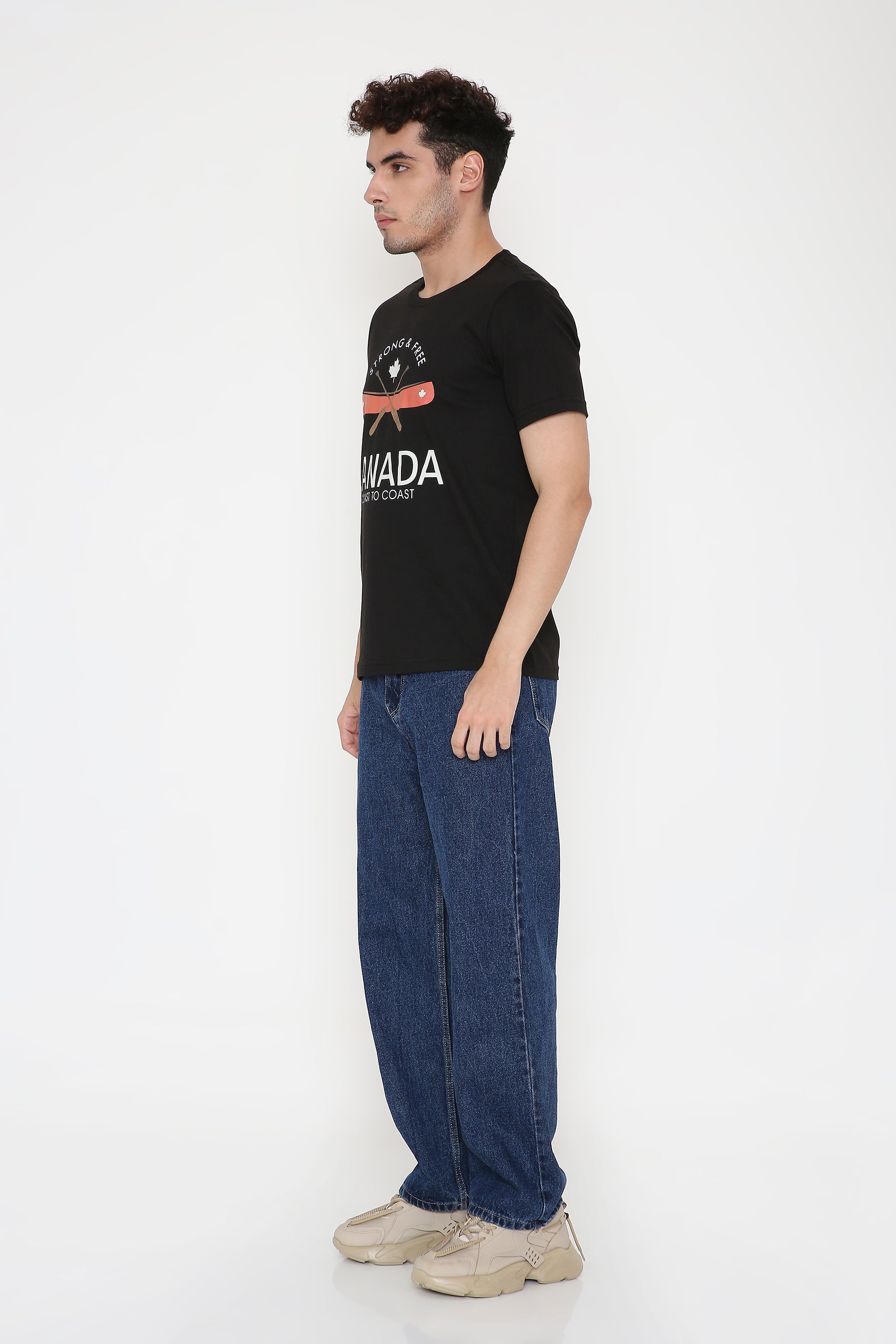 Strong And Free Canada Print T-Shirt in Black